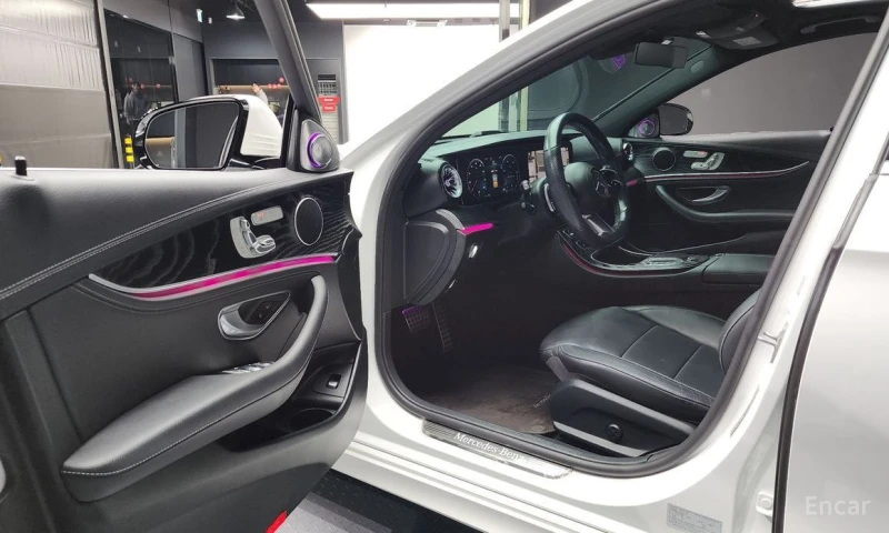 Mercedes-Benz E 220, снимка 10 - Автомобили и джипове - 53136142