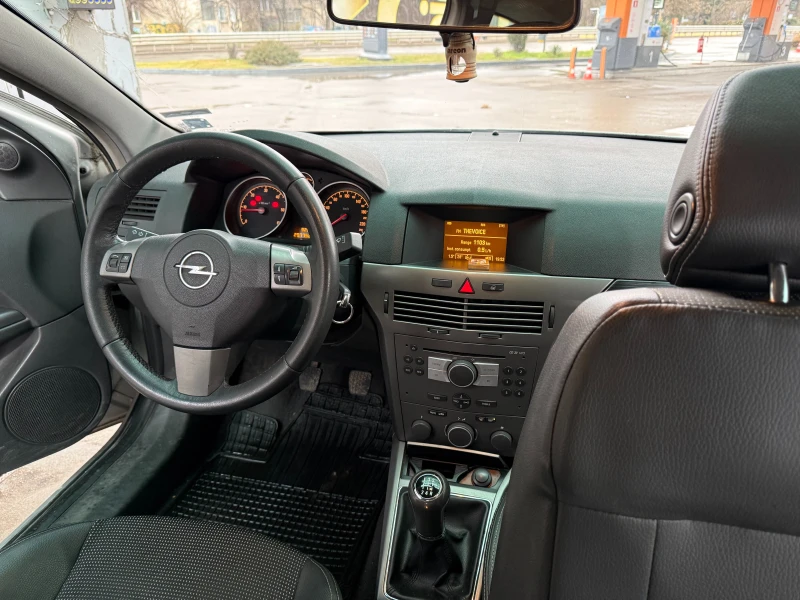 Opel Astra GTC  H 1.7, снимка 8 - Автомобили и джипове - 53302423