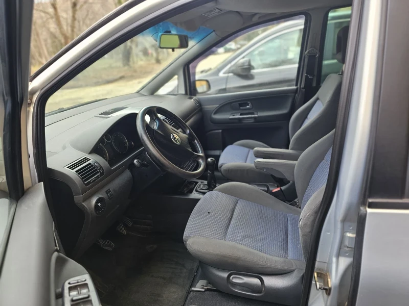VW Sharan 1.9 TDI, снимка 8 - Автомобили и джипове - 53475044