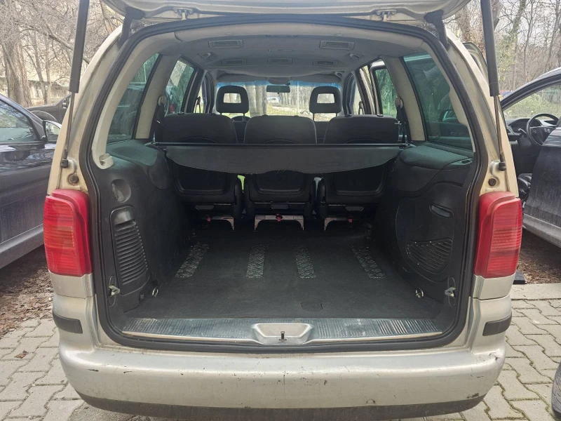 VW Sharan 1.9 TDI, снимка 13 - Автомобили и джипове - 53475044