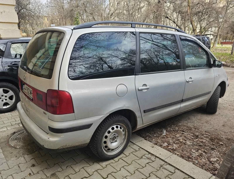 VW Sharan 1.9 TDI, снимка 4 - Автомобили и джипове - 53475044