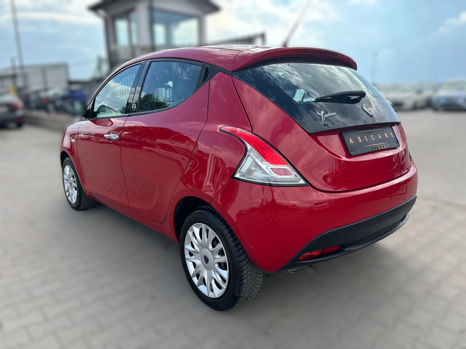 Lancia Ypsilon EURO 5 57000 KM. - изображение 3