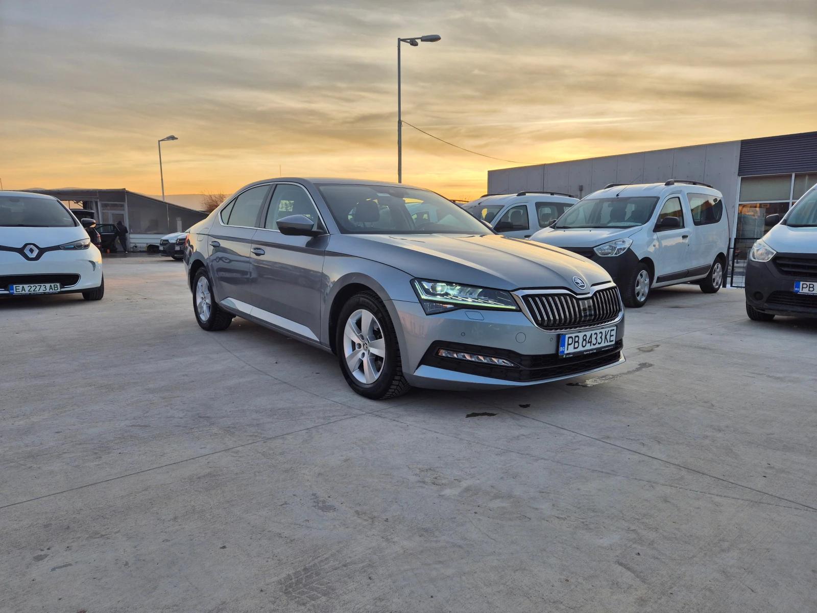 Skoda Superb В-Гаранция 2.0-TDI-А/T  - изображение 7