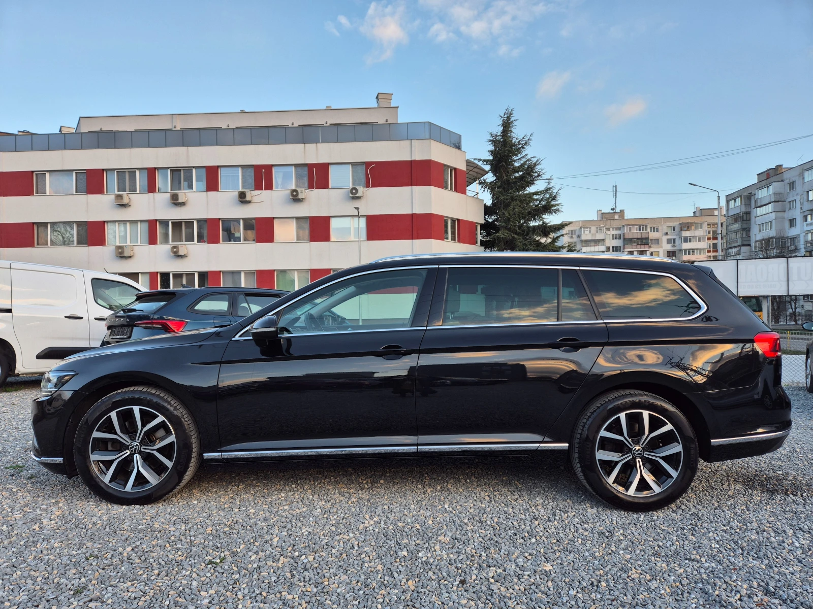 VW Passat ГАРАНЦИЯ-2.0 TDI -AVTOMAT-LED-KEYLESS-DISTRONIK - изображение 7