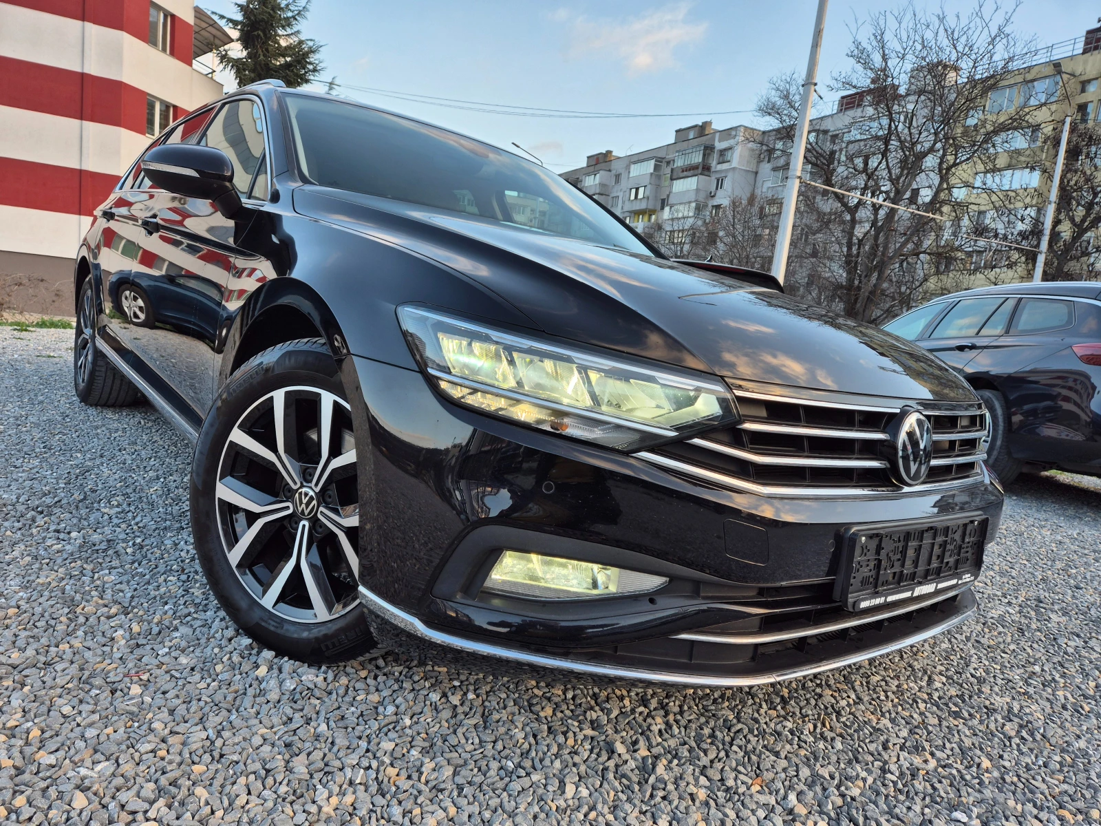 VW Passat ГАРАНЦИЯ-2.0 TDI -AVTOMAT-LED-KEYLESS-DISTRONIK - изображение 3