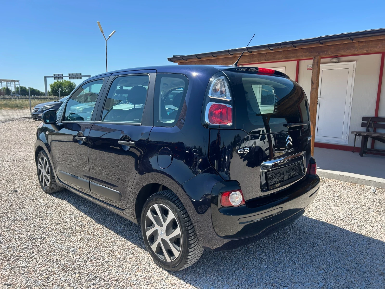 Citroen C3 Picasso * 1.4i* 95к.с * Газов* Инжекцион* LED* Гаранция!*  - изображение 3