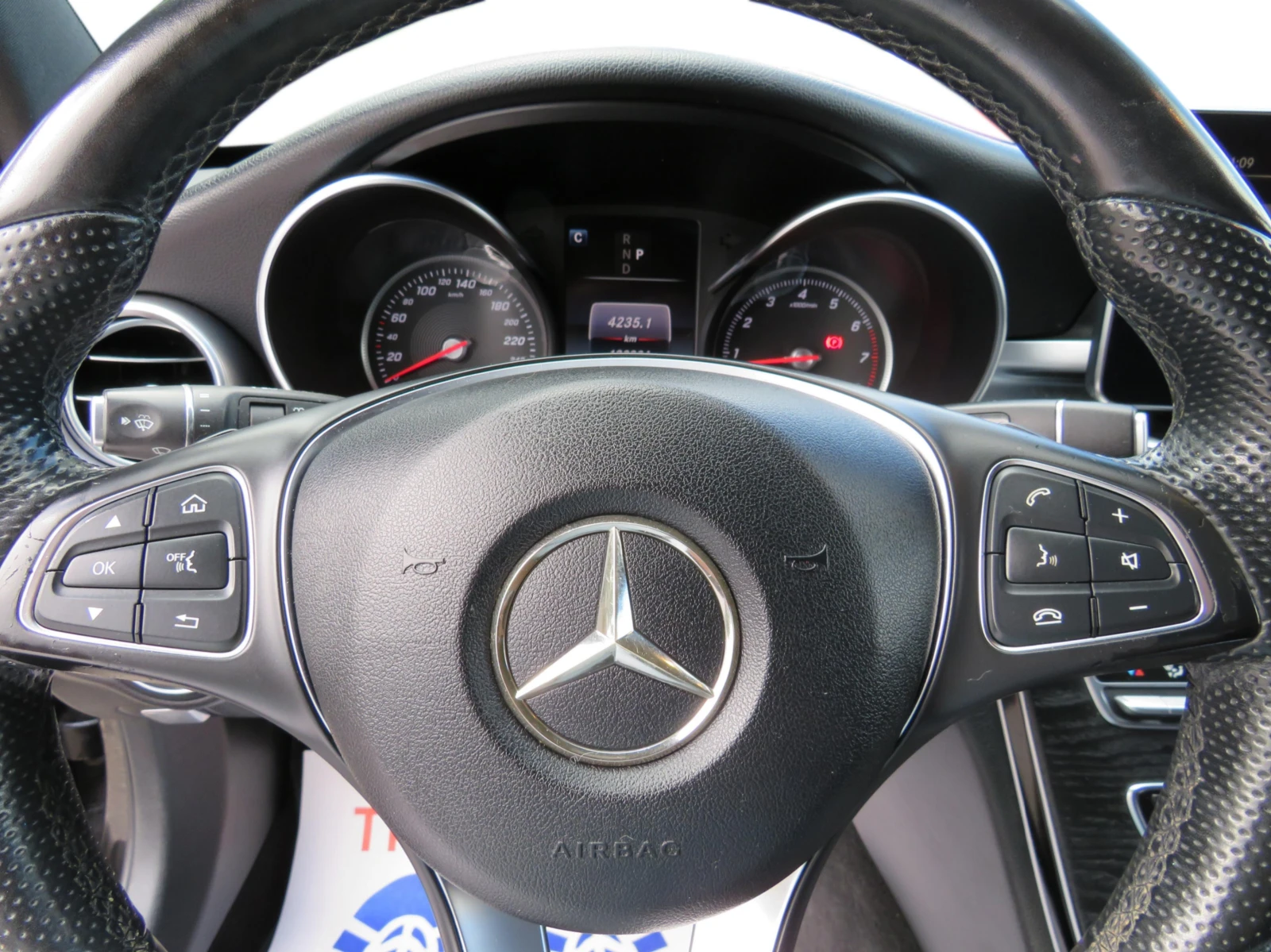 Mercedes-Benz C 300 4Matic 9G-Tronic * PANO*  - изображение 10