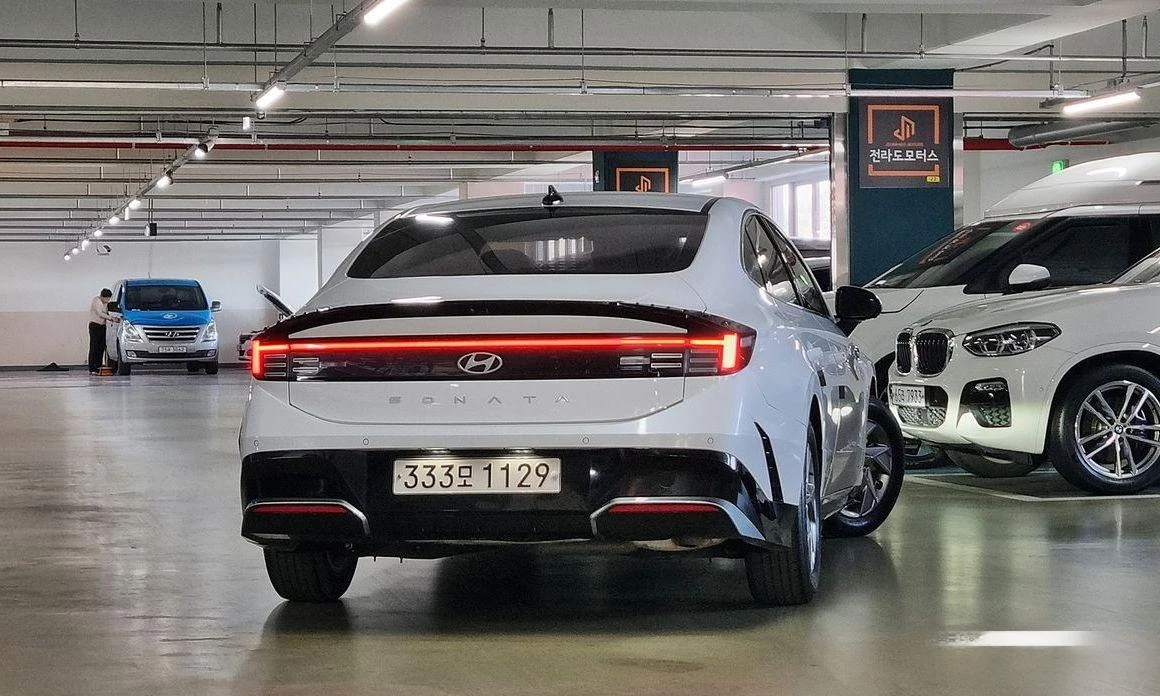 Hyundai Sonata 2.0 LPG Business 1 * НАЙ-ДОБРА ЦЕНА В БЪЛГАРИЯ*  - изображение 4