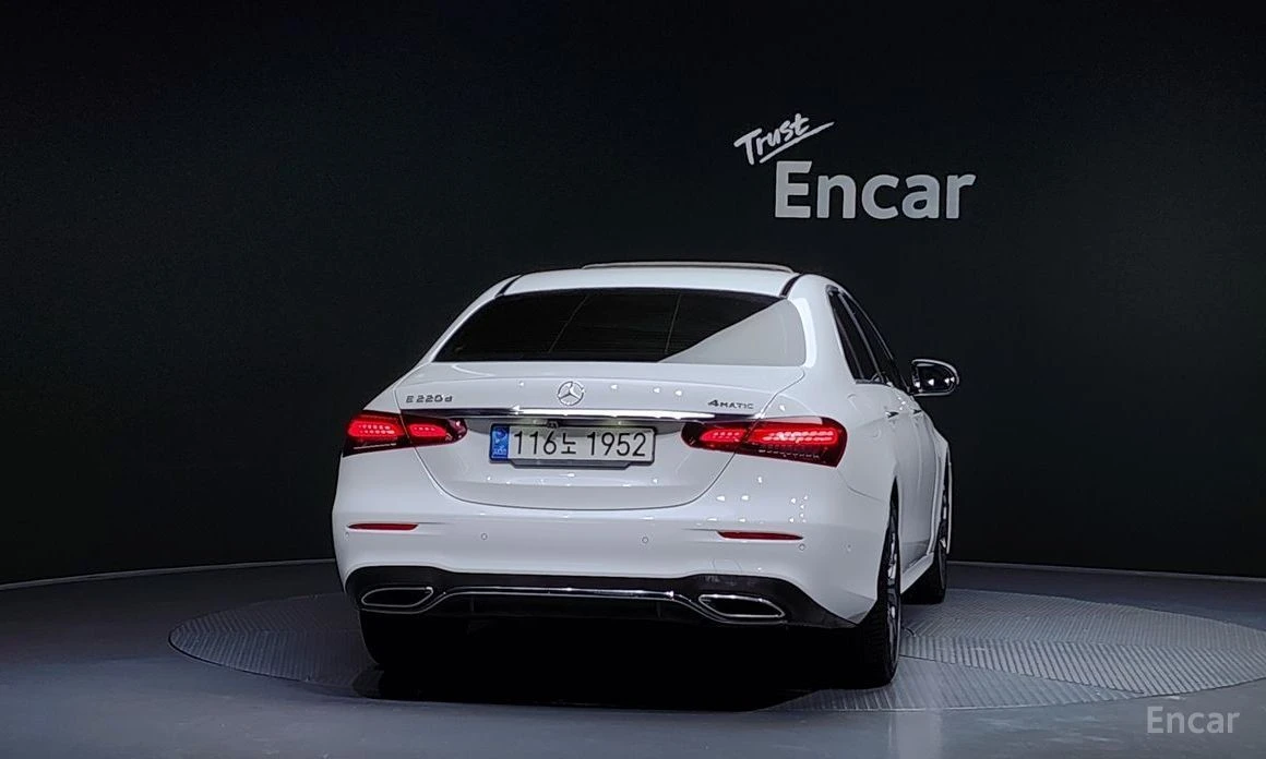 Mercedes-Benz E 220  - изображение 4