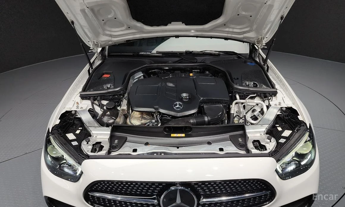 Mercedes-Benz E 220  - изображение 6