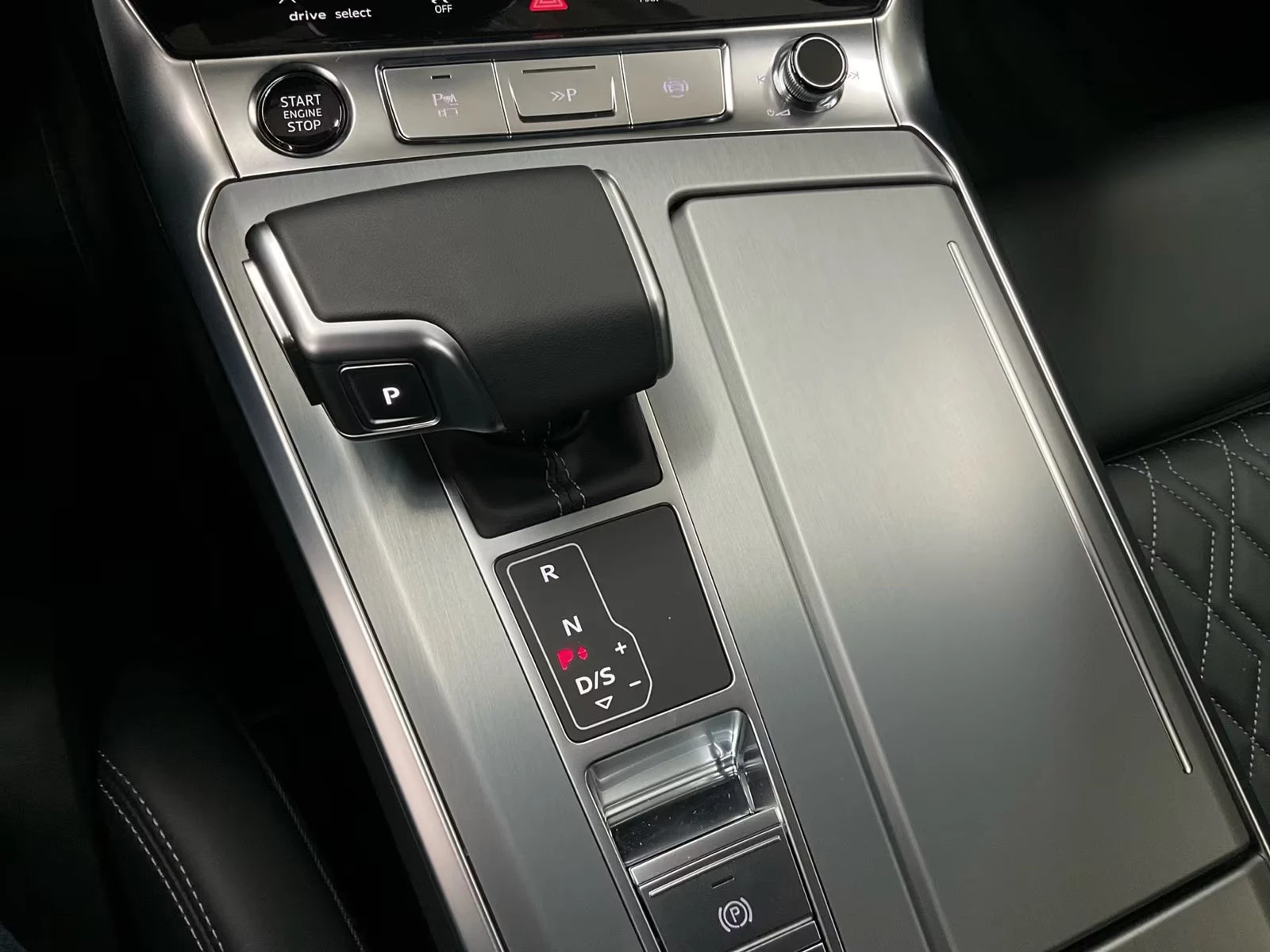 Audi A7 50TDI/286HP/S-LINE/360/PANO/MATRIX/QUATTRO/122z, снимка 14 - Автомобили и джипове - 53767212