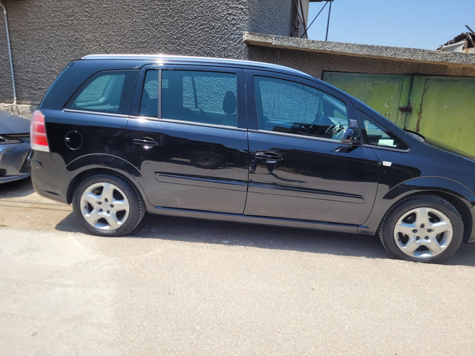 Opel Zafira 1.8 бензин