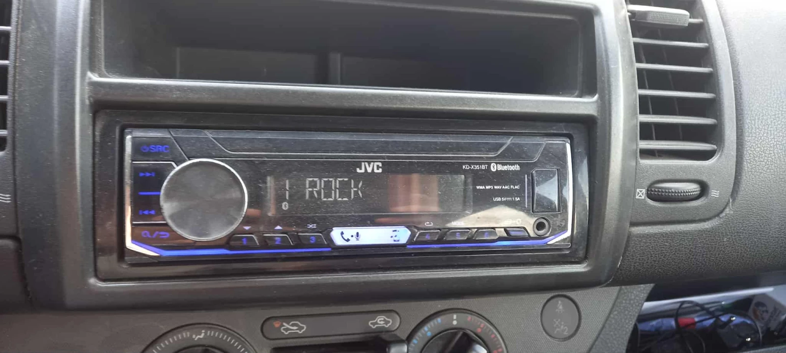 Nissan Note 1600, снимка 4 - Автомобили и джипове - 53965455