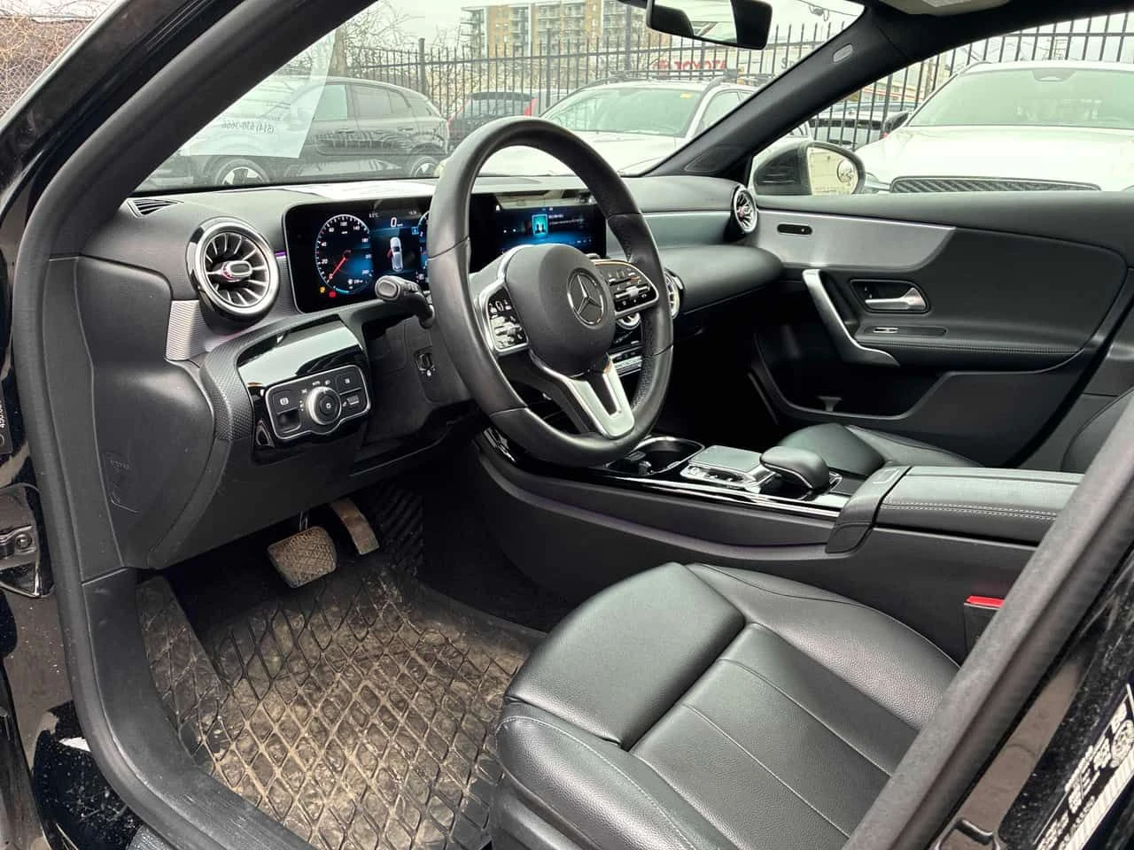 Mercedes-Benz A 250 * ПАНО* ПОДГРЕВ* KEYLESS* , снимка 5 - Автомобили и джипове - 54074886