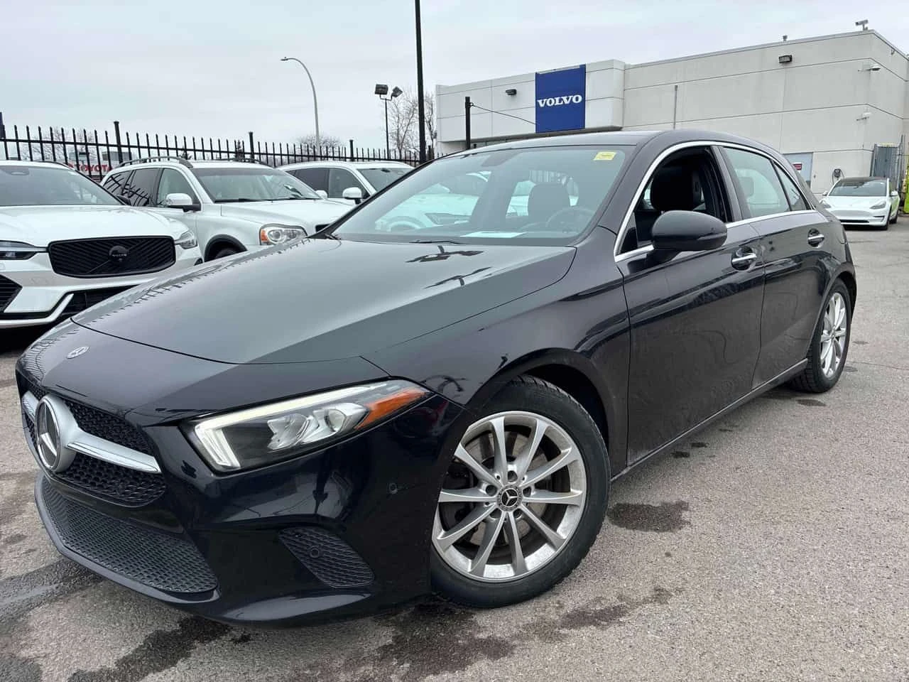 Mercedes-Benz A 250 * ПАНО* ПОДГРЕВ* KEYLESS* 