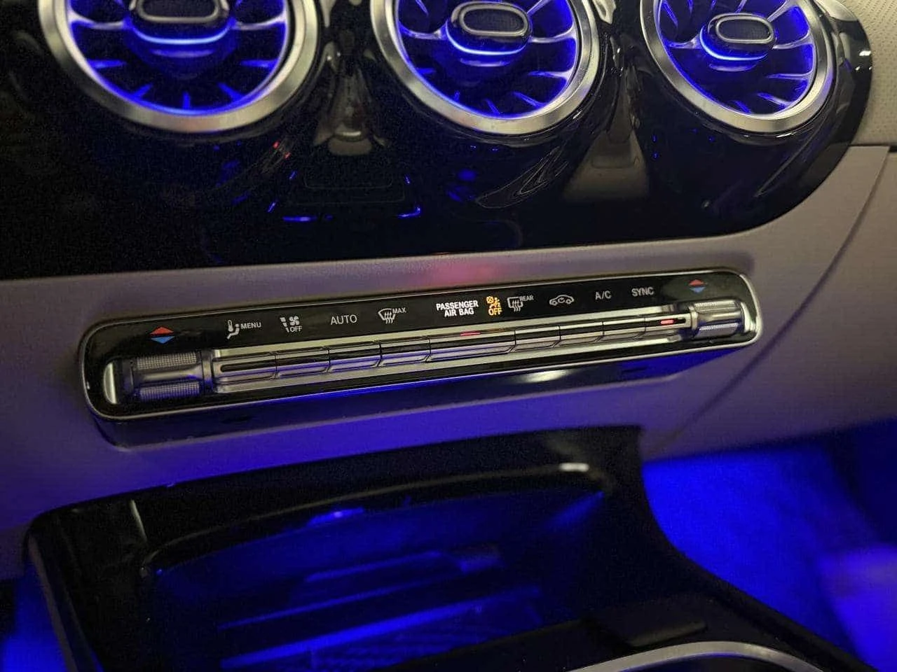 Mercedes-Benz CLA * CLA250 4MATIC * CARFAX * ЦЕНА ДО БГ, снимка 5 - Автомобили и джипове - 54343703