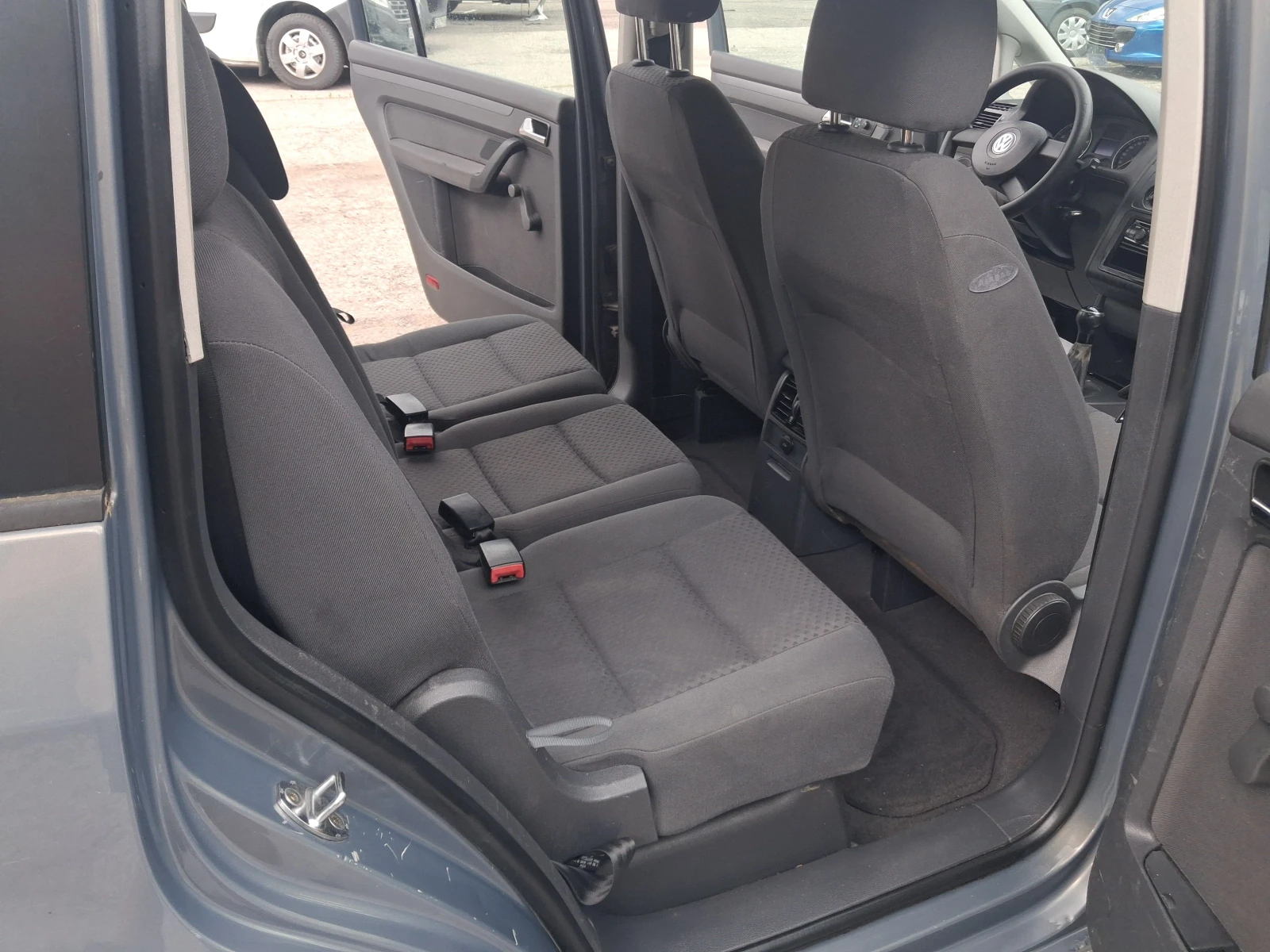 VW Touran 1.6i* * 102кс* * РЕГИСТРИРАН, снимка 9 - Автомобили и джипове - 55177616