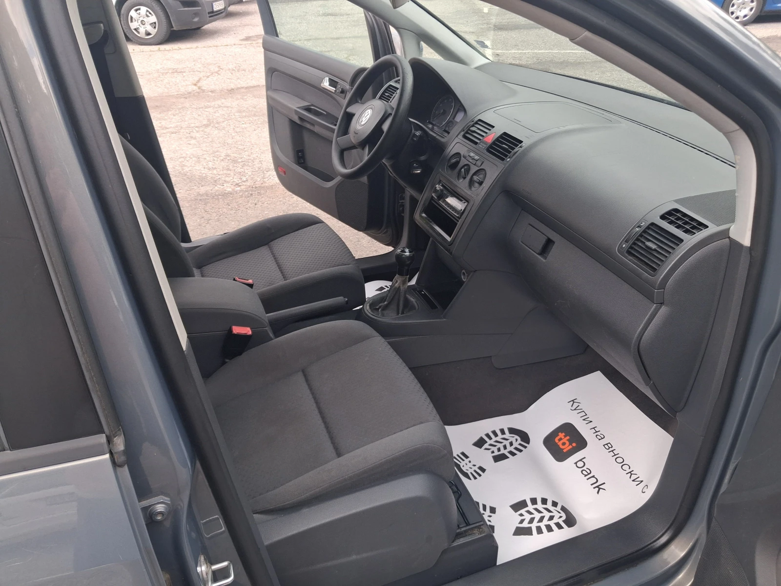 VW Touran 1.6i* * 102кс* * РЕГИСТРИРАН, снимка 8 - Автомобили и джипове - 55177616