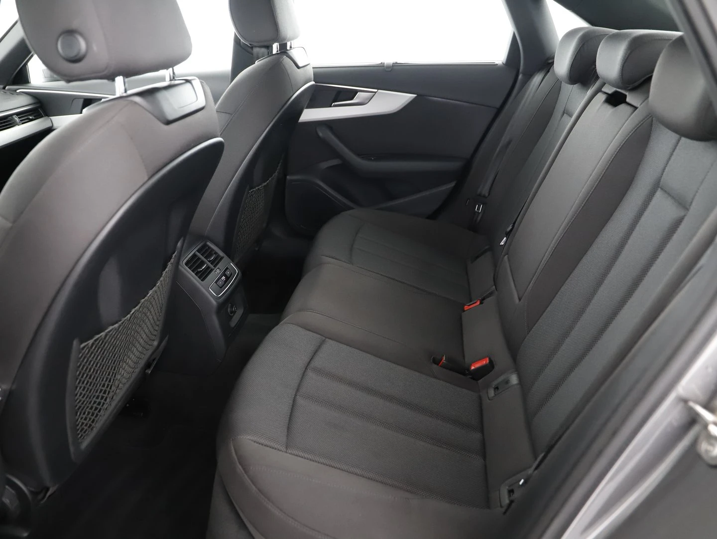 Audi A4, снимка 6 - Автомобили и джипове - 55526169