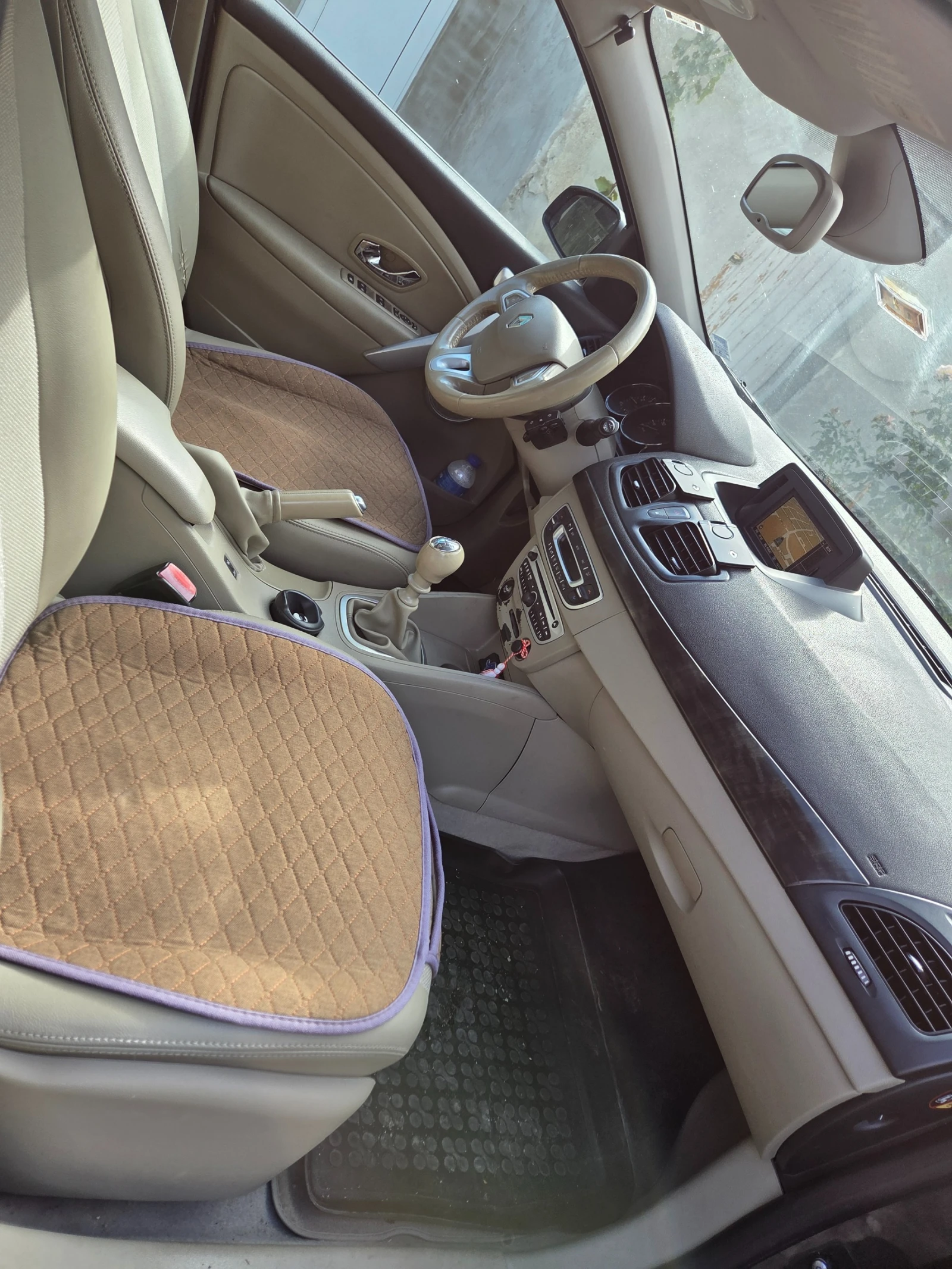 Renault Fluence, снимка 9 - Автомобили и джипове - 56093887
