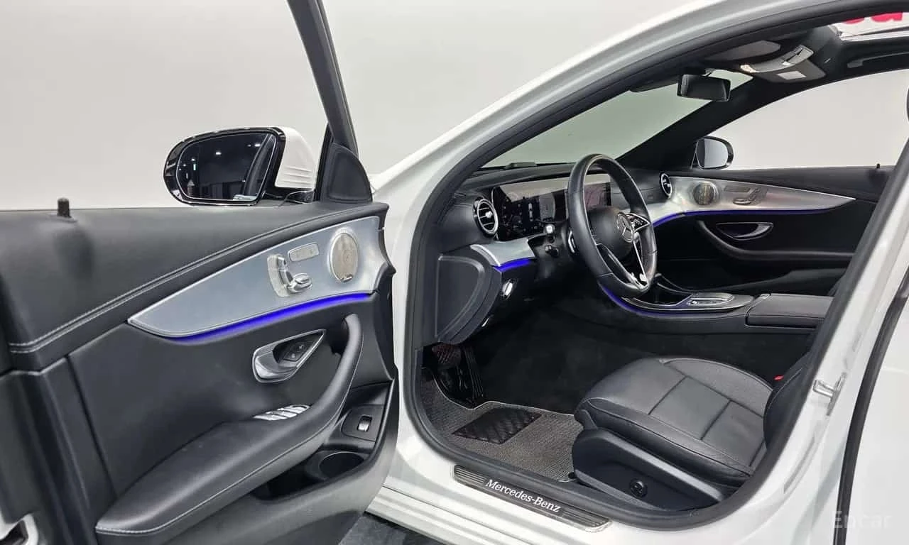 Mercedes-Benz E 350 4MATIC Avantgarde , снимка 10 - Автомобили и джипове - 56201450