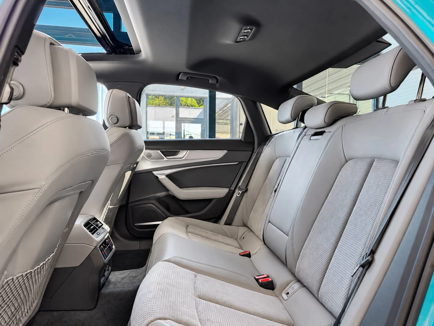 Audi S6 BiTurbo* B&O* Pano* Подгрев* ЛИЗИНГ , снимка 14 - Автомобили и джипове - 56360413