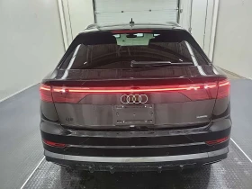 Audi Q8 * Progressiv * CARFAX * DISTRONIC * 360 * 2 КЛЮЧА , снимка 4