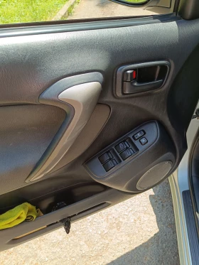 Toyota Rav4 2.0 D-4D 116 к.с. 4x4 - 7950 лв. - 45352663 11