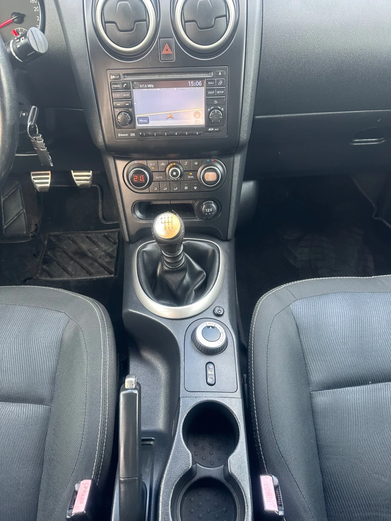 Nissan Qashqai 1.6 DCI NAVI 4X4, снимка 10 - Автомобили и джипове - 47923165