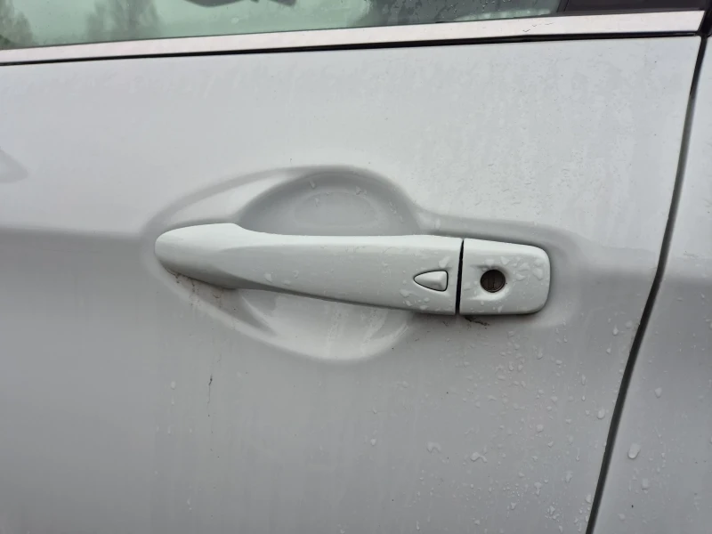 Nissan Qashqai 2.0i/4x4/АВТОМАТИК/ДИСТРОНИК/360 камПанорама/КОЖА , снимка 17 - Автомобили и джипове - 52632726