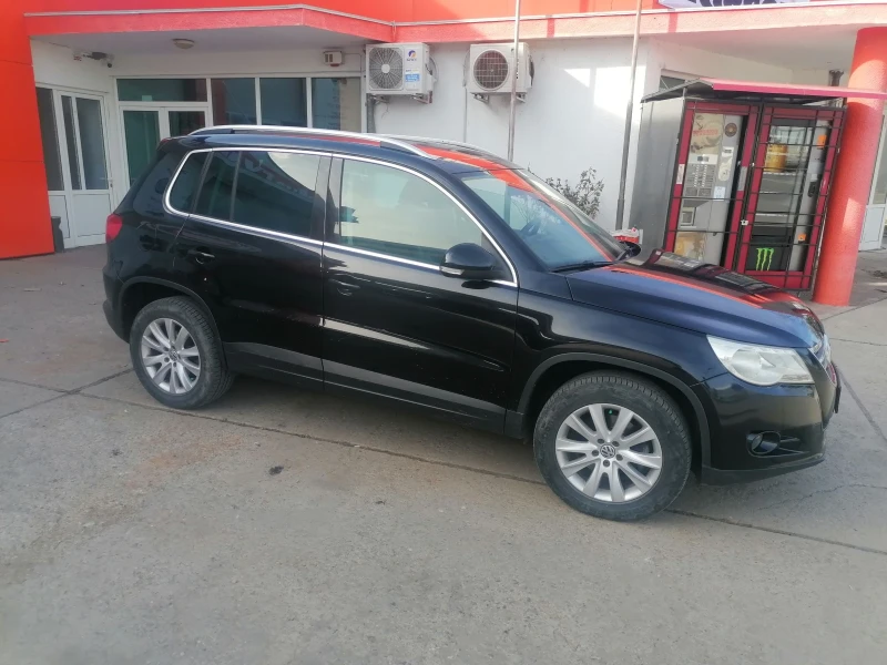 VW Tiguan 2.0 TDI, снимка 8 - Автомобили и джипове - 53224369