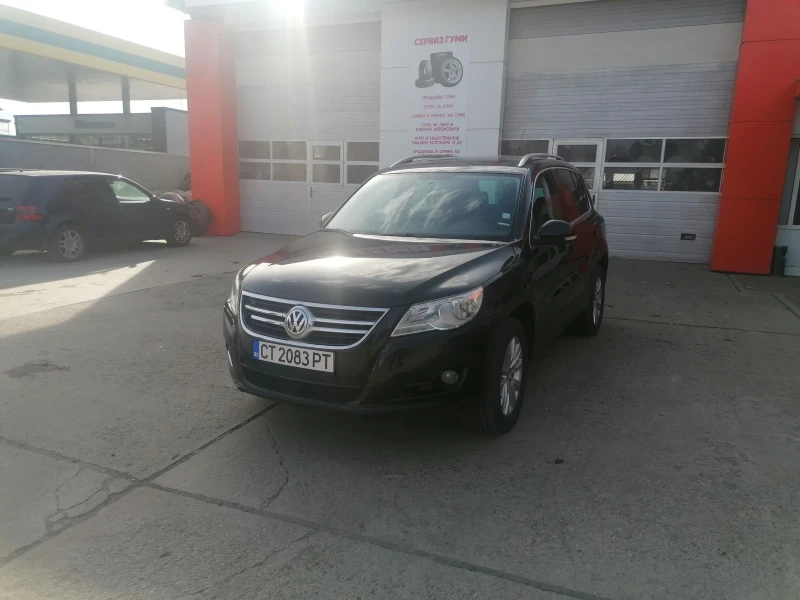 VW Tiguan 2.0 TDI, снимка 2 - Автомобили и джипове - 53224369