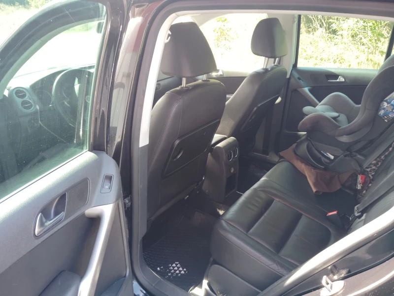 VW Tiguan 2.0 TDI, снимка 11 - Автомобили и джипове - 53224369