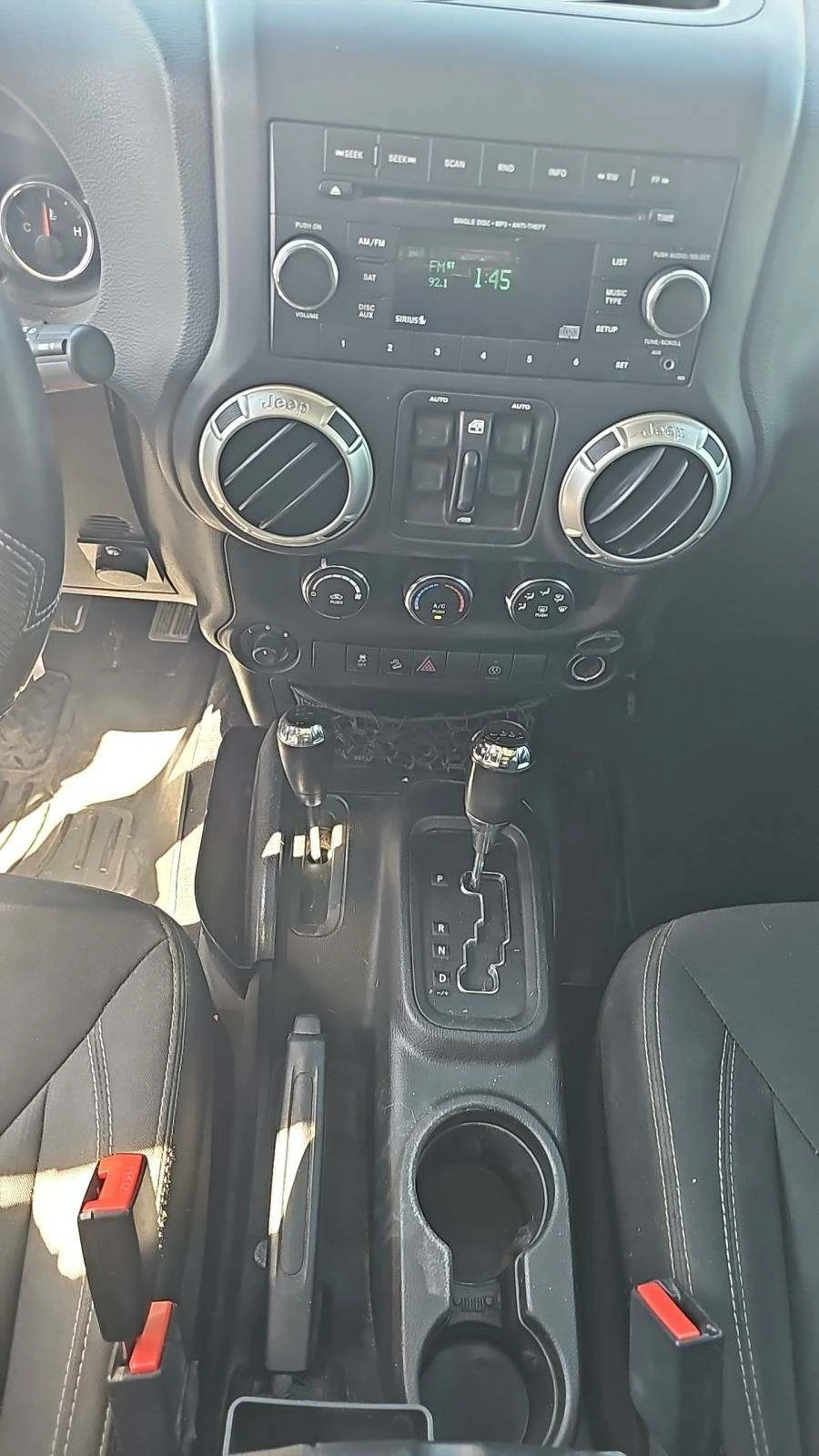 Jeep Wrangler 2016 Jeep Wrangler Unlimited Sahara - изображение 7