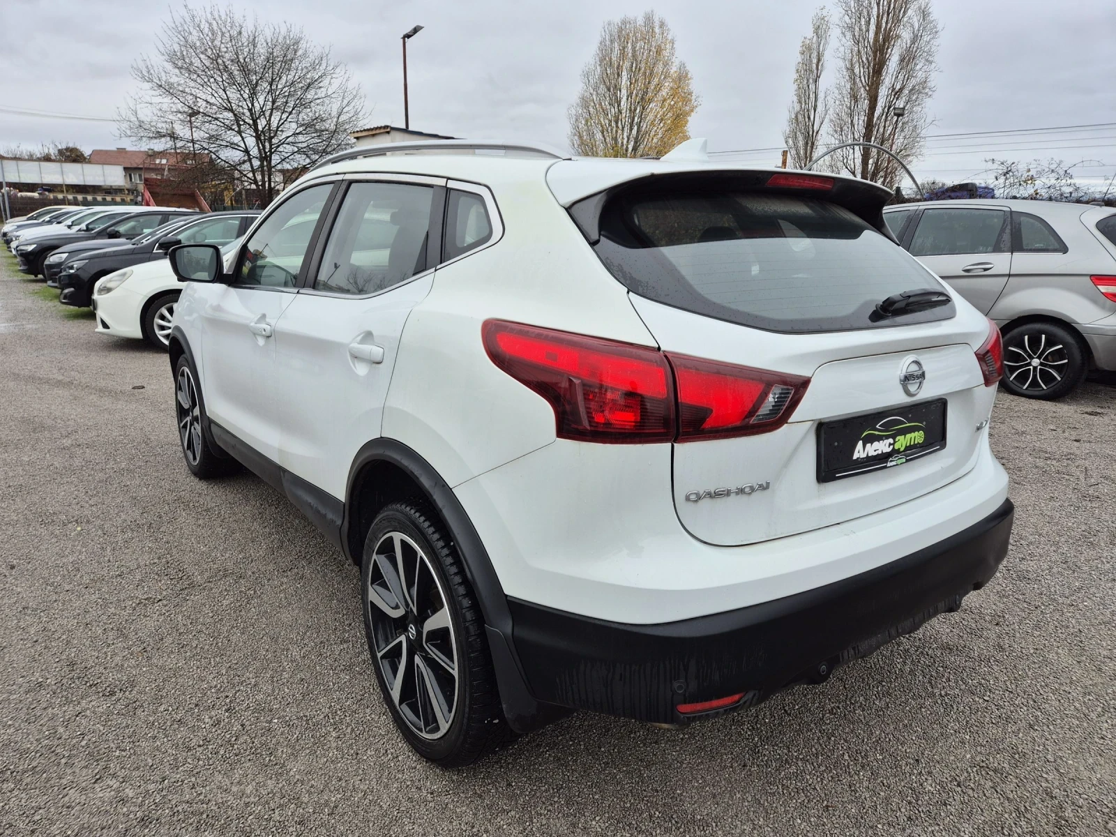 Nissan Qashqai 2.0i/4x4/АВТОМАТИК/ДИСТРОНИК/360 камПанорама/КОЖА  - изображение 2