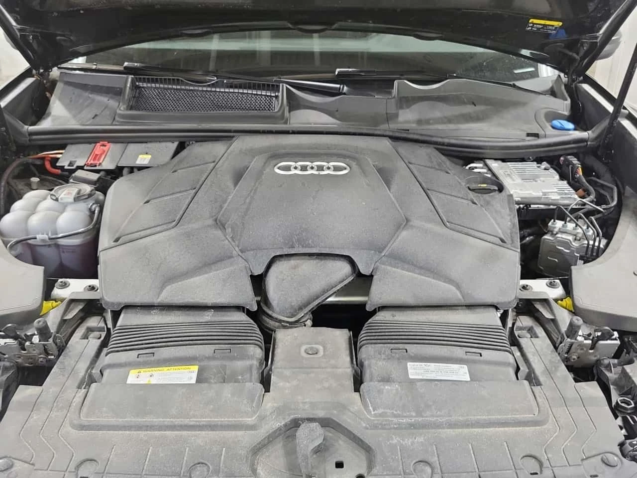 Audi Q8 * Progressiv * CARFAX * DISTRONIC * 360 * 2 КЛЮЧА , снимка 10 - Автомобили и джипове - 54813475