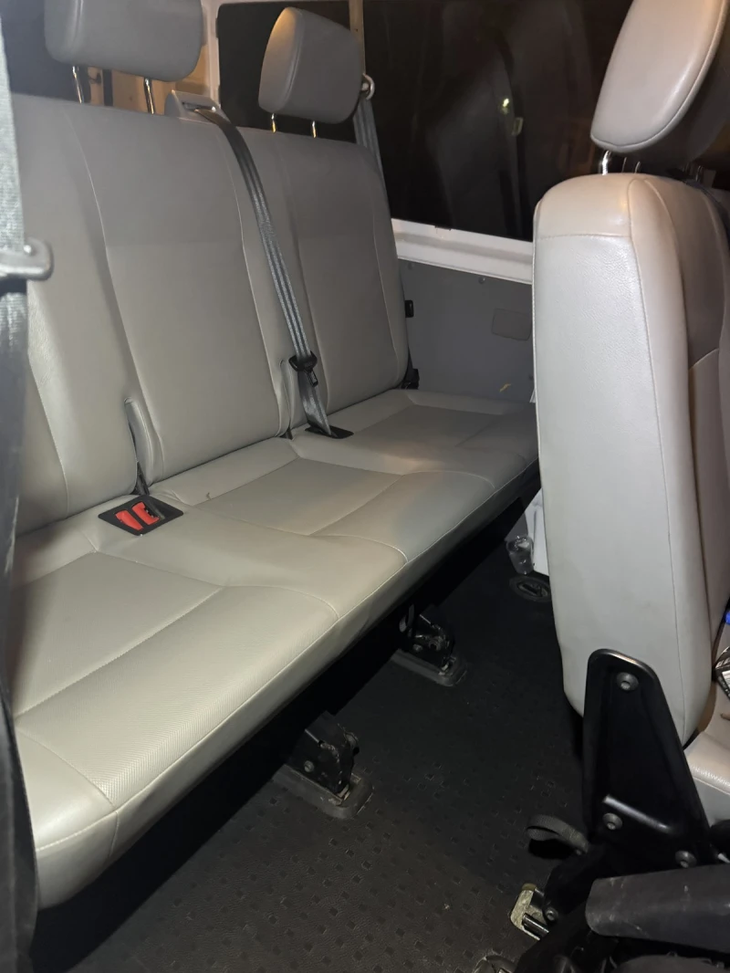 VW T5 kombi, снимка 12 - Бусове и автобуси - 53374948