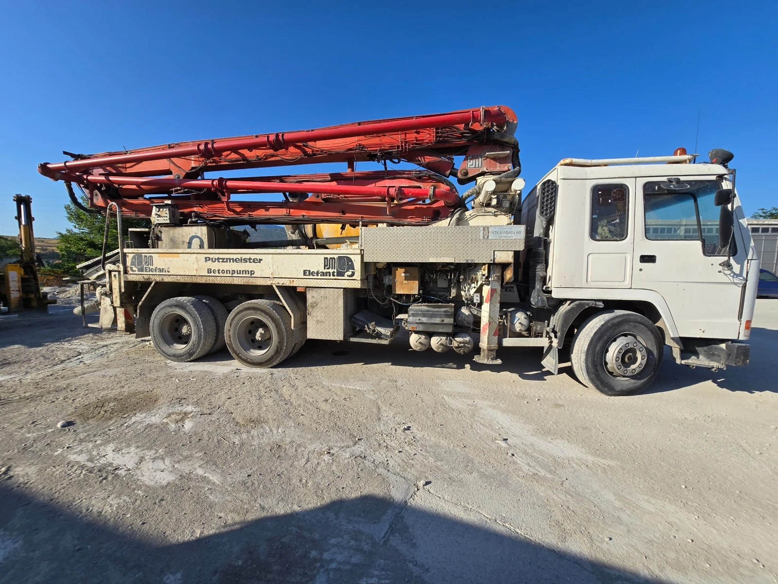 Бетон помпа Volvo FL10, снимка 2 - Индустриална техника - 55627694