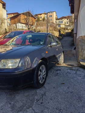 VW Bora 1.6 101к.с - 1600 € / 3129.33 лв. - 99917989 3