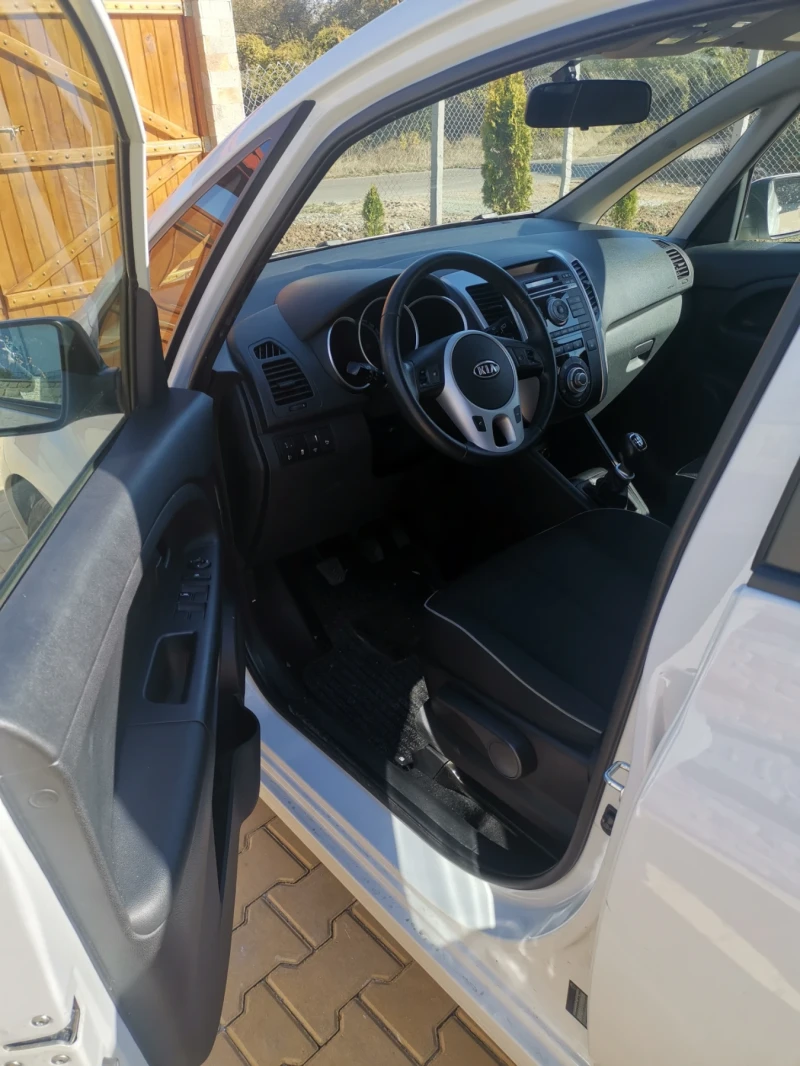 Kia Venga 1.4, снимка 9 - Автомобили и джипове - 47703622