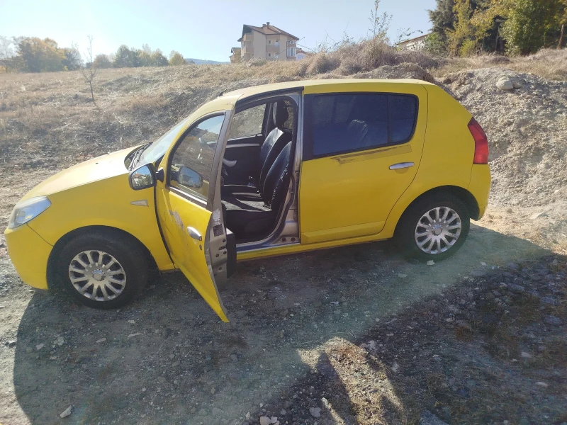 Dacia Sandero, снимка 1 - Автомобили и джипове - 47748466