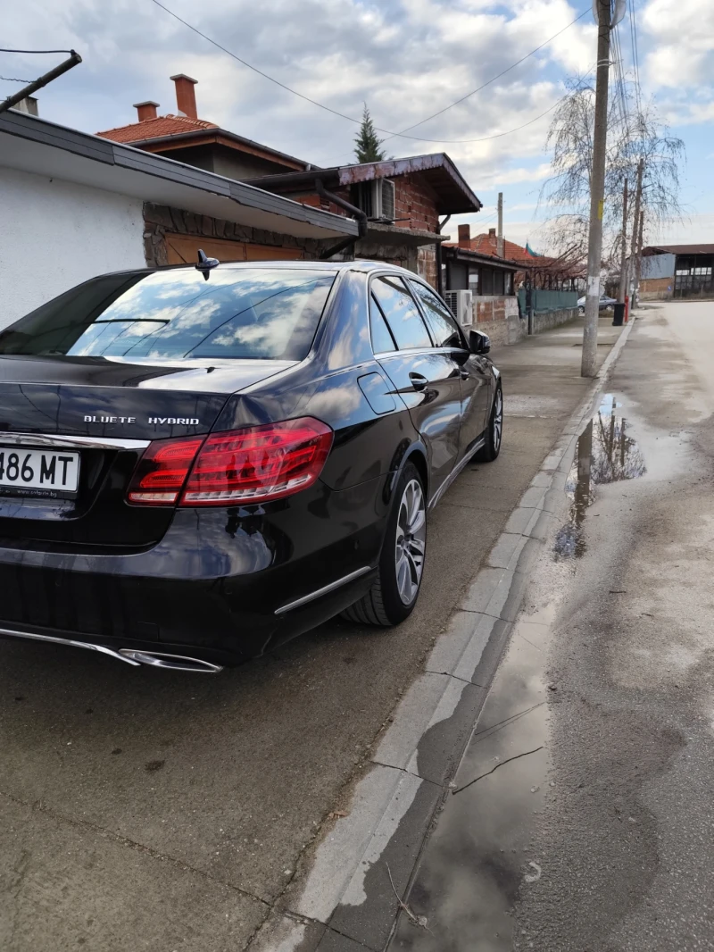 Mercedes-Benz E 300 Hybrid Diesel/Безупречен/Новия интерфейс/Бартер, снимка 3 - Автомобили и джипове - 49595020