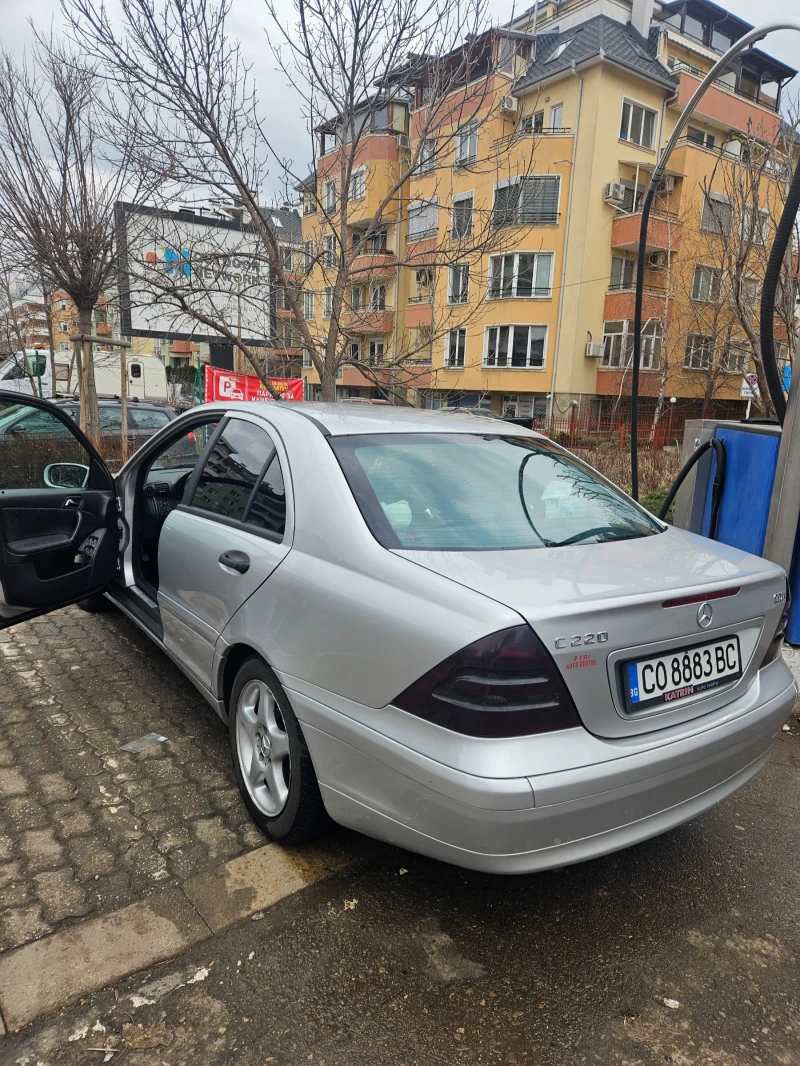 Mercedes-Benz C 220, снимка 1 - Автомобили и джипове - 49306391