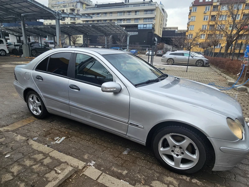 Mercedes-Benz C 220, снимка 4 - Автомобили и джипове - 49306391