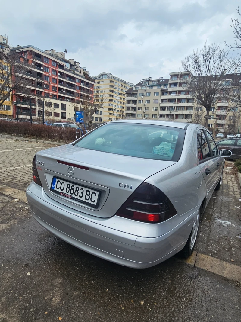 Mercedes-Benz C 220, снимка 3 - Автомобили и джипове - 49306391