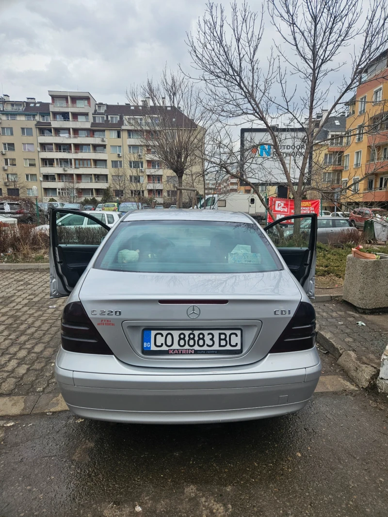 Mercedes-Benz C 220, снимка 13 - Автомобили и джипове - 49306391