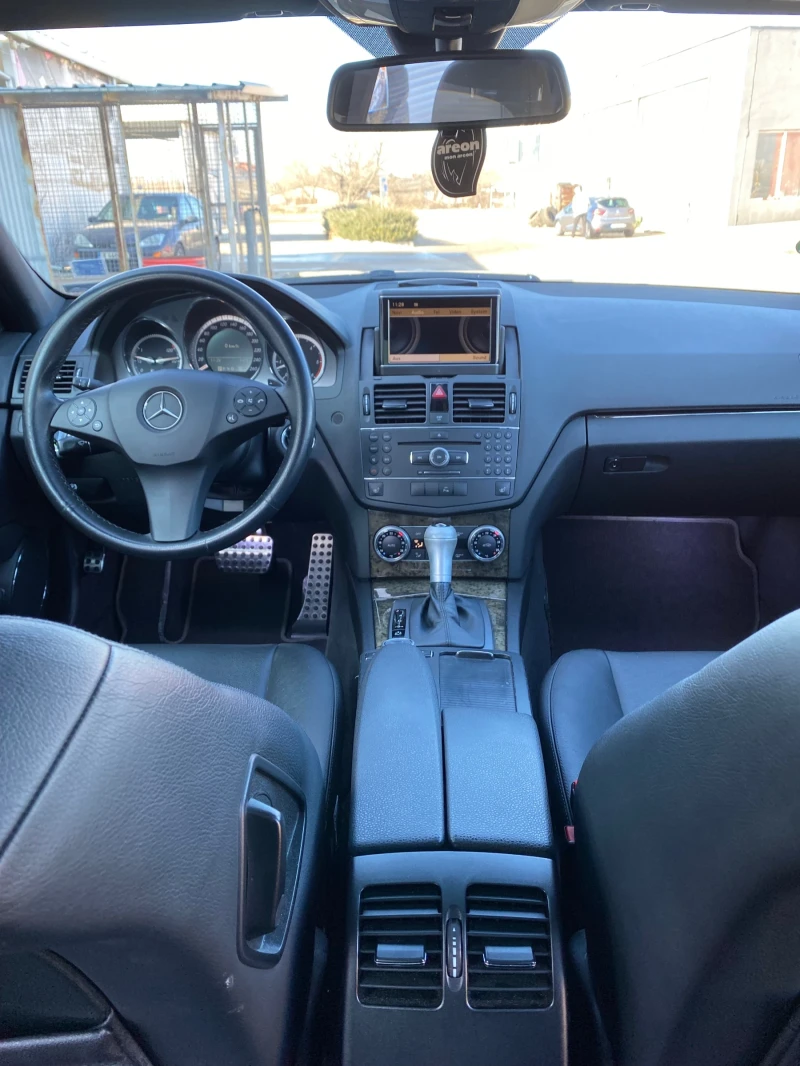 Mercedes-Benz C 320, снимка 15 - Автомобили и джипове - 49360837