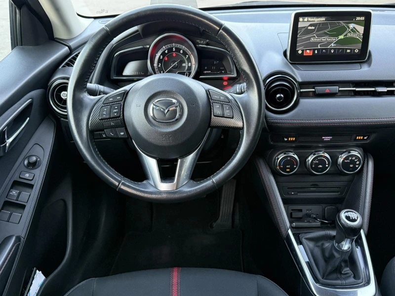 Mazda 2 1.5i 6ск Швейцария, снимка 8 - Автомобили и джипове - 50952064