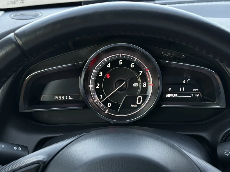 Mazda 2 1.5i 6ск Швейцария, снимка 16 - Автомобили и джипове - 50952064