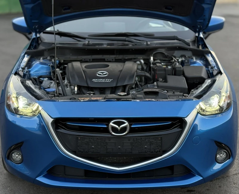 Mazda 2 1.5i 6ск Швейцария, снимка 15 - Автомобили и джипове - 50952064